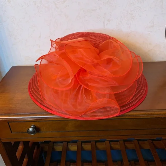 Giovannio New York Red Hat with Adjustable Fit Band - Picture 11 of 11